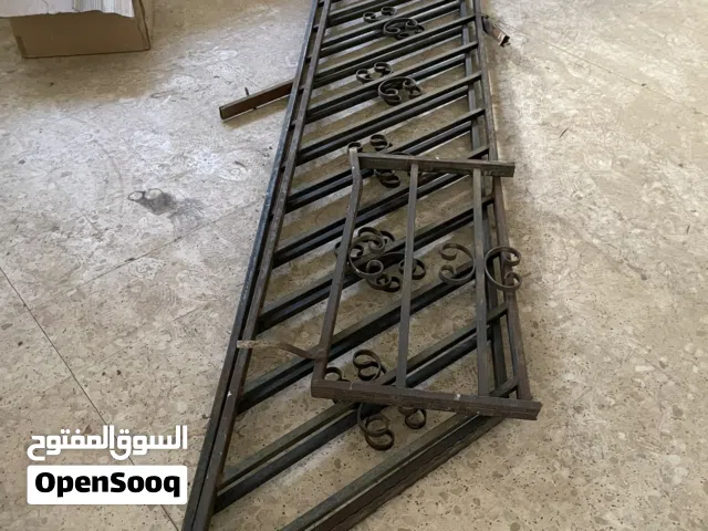 حديد درابزين درج  للبيع ،مستعمل- الرجاء التواصل واتس اب فقط ، 3.5 متر * 80 سم  التواصل واتس اب فقط