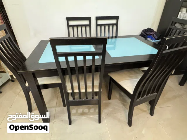 Dinning table on sale for 20 bd