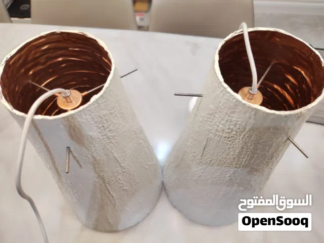 إضاءة بيضاء باللون البرتقالي