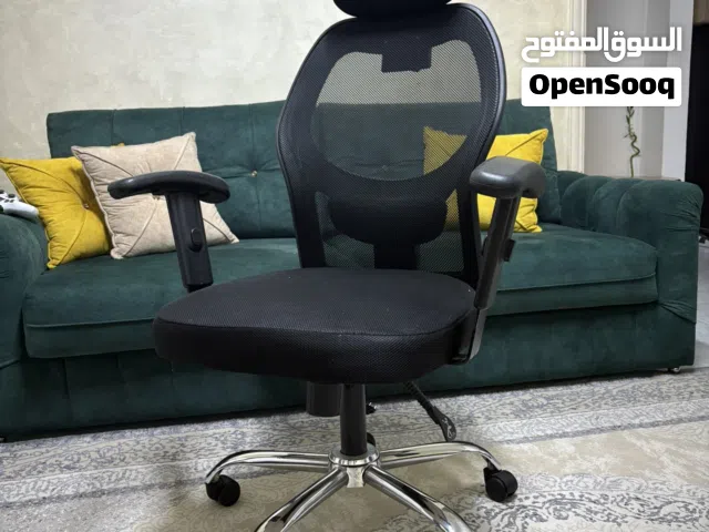 كرسي مكتب طبي بحاله ممتازه