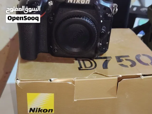 كامرة نيكون 750D مع عدسة 85سكما ارت