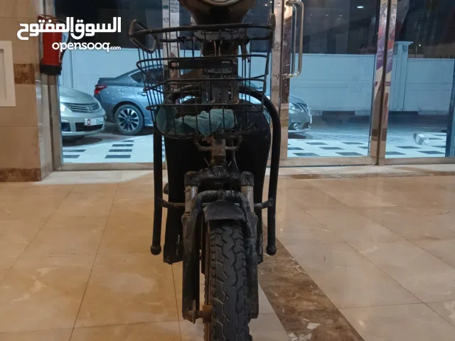 سكوتر كهربائي حجم كبير أو وسطاني