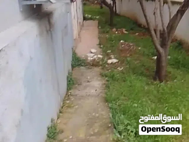 2 Bedrooms Townhouse for Sale in Ramallah and Al-Bireh Beitunia