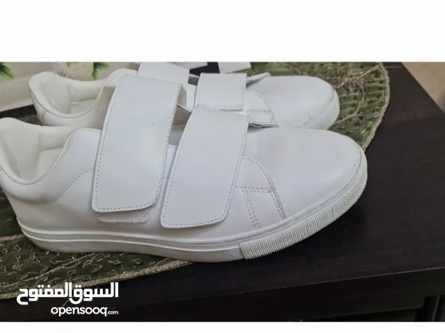 42 Sport Shoes in Jeddah