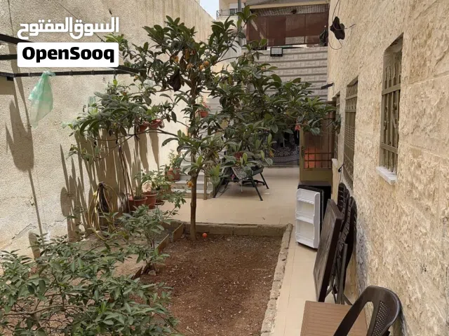 شقه للبيع في عمان المنطقة طبربور خلف كلية الشهيد فيصل  مقابل الاتحاد العسكري الرياضي مساحة 151 داخلي