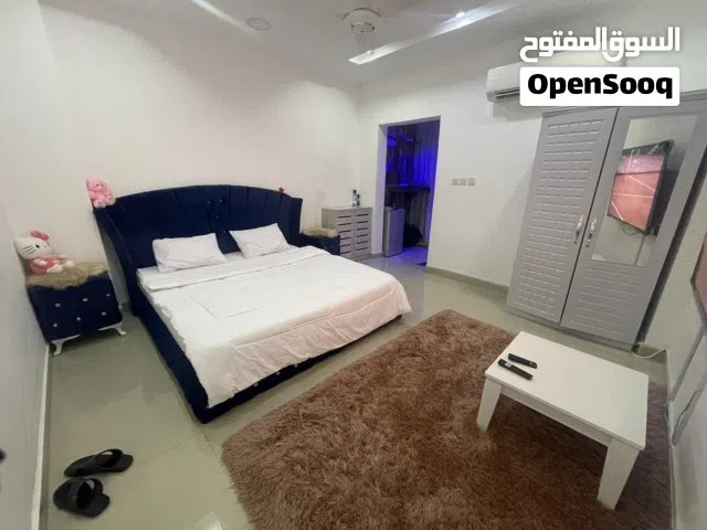 غرفة بالايجار اليومي نظيفةه جداا..نظام فندق  5 ستار للتواصل..