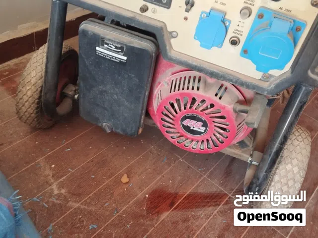 مولد بنزين بحاله جيده جدا  قوه. 8000