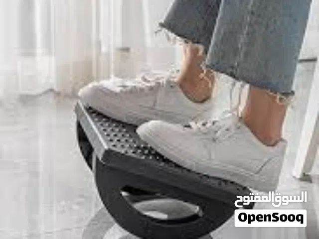 مسند رفع القدم متحرك 180 درجه حسب الرغبه  اثناء العمل المكتبي لتدعيم الظهر وراحة الساقين