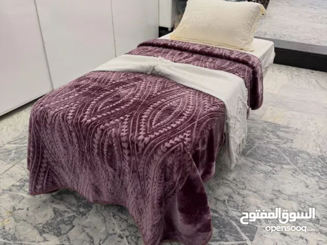 بطانية نفر واحد حفر جديد غير مستخدم عدد 8 (كل لون عدد 2)