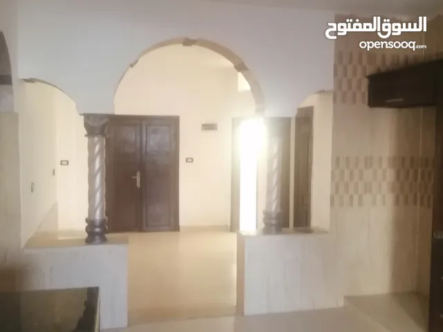 200 m2 5 Bedrooms Apartments for Rent in Zarqa Al Zarqa Al Jadeedeh