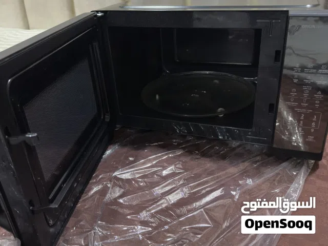 For sale toshiba microwave fully new condition 25L 30bd an negotiable