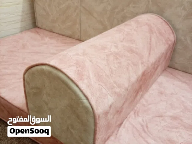 مجلس عربي أنيق ونظيف للبيع موقعه إربد حدائق الملك عبدالله الثاني استخدام خفيف جدًا
