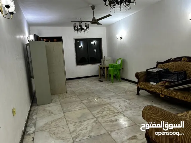 250 m2 3 Bedrooms Townhouse for Rent in Baghdad Yarmouk