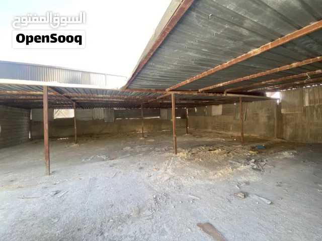 مستودع للإيجار مساحة1000 متر في الرجيب