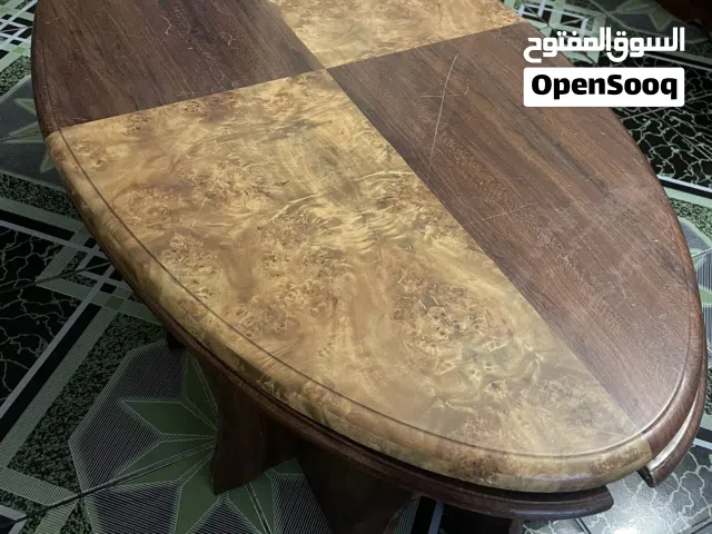 طاولة كبيره مع 4 صغار لون بني