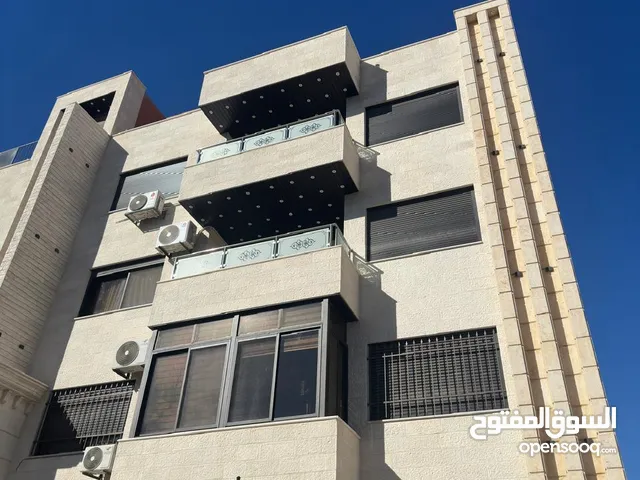 شقة طابق ثالث مع رووف في منطقة ضاحية الامير علي طريق المطار/ REF: 001