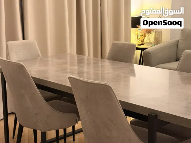 طاولة طعام للبيع