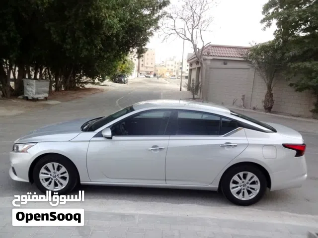 Nissan Altima First Owner Brand New Condition Fully Agency Service, Single Hand User Car For Sale!