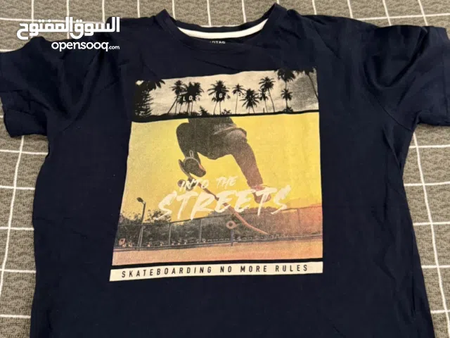 تيشيرت كحلي مصور مستعمل مقاس M