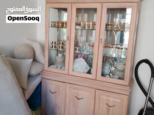بوفيه خشب بحاله ممتازه