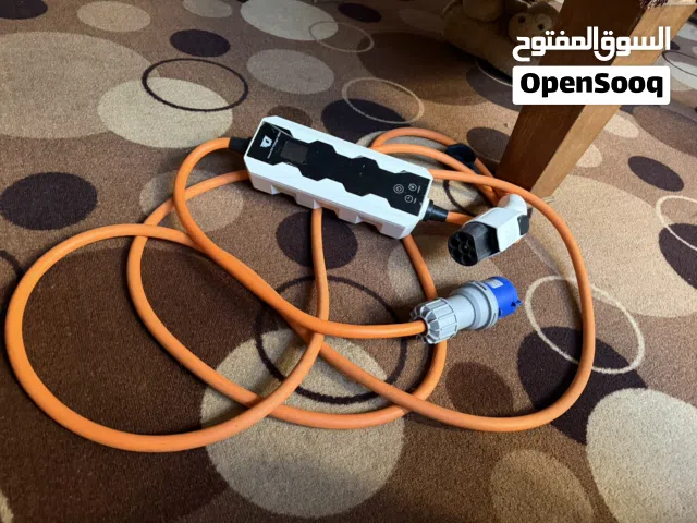 شاحن الفاً متغير جديد استعمال كم مره فقط ومزال في الضمان شهر 7شاحن أوربي 32 ثابت مدخل كوري أو أمريكي