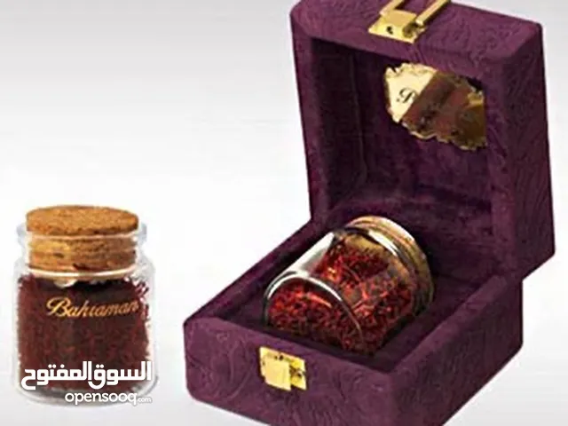 زعفران سوبر نگين بكروسين 280، الغرام بـ5 ريالات عُماني، و1000 غرام بـ4000 ريال عُماني.