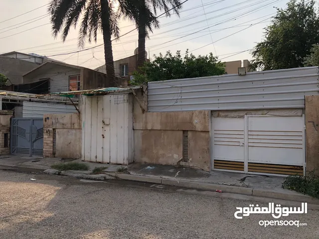 392 m2 4 Bedrooms Townhouse for Sale in Baghdad Kadhimiya