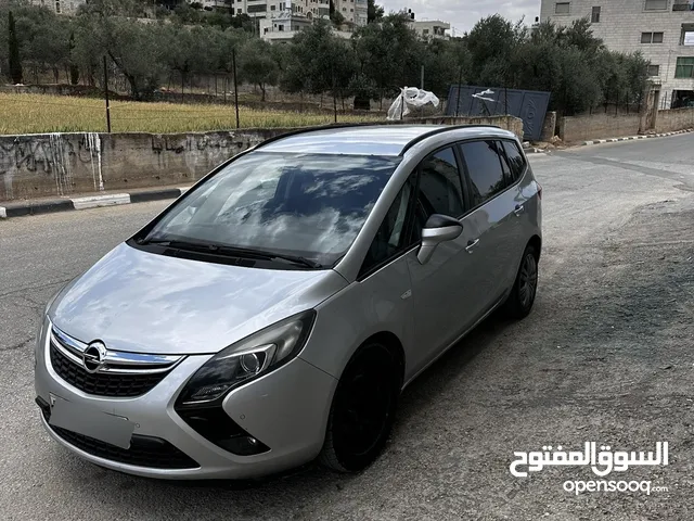 أوبل زافيرا، 3 الجيل، كومباكت فان 1.4 MT، بنزين 140 حصان، أمامي