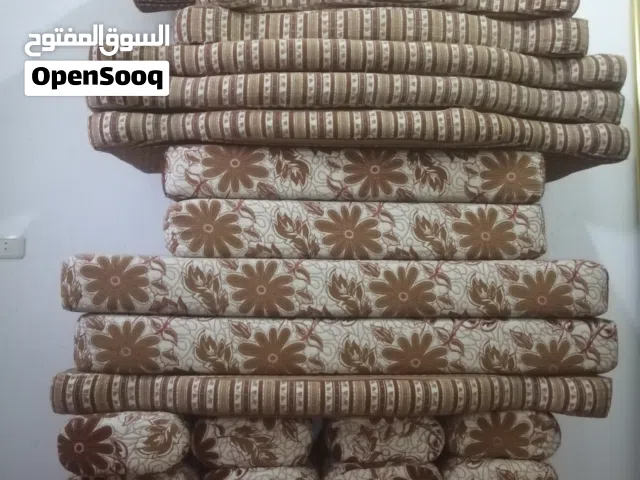 جلسة أرضية مستعملة