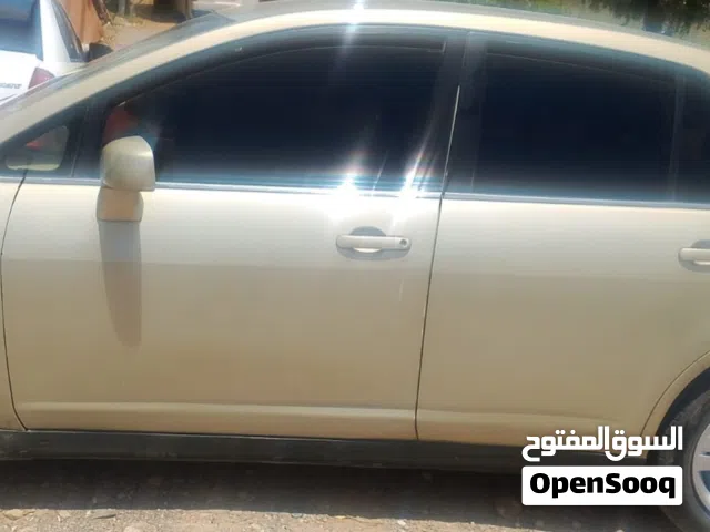 2007 نيسان تيدا