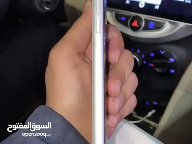 Apple iPad 128 GB in Qurayyat
