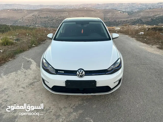 Volkswagen Golf 2019 in Salt