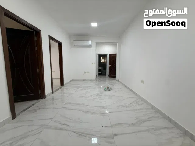 غرفتين وصالة 2 حمام أول ساكن للإيجار ابوظبي مدينه الرياض