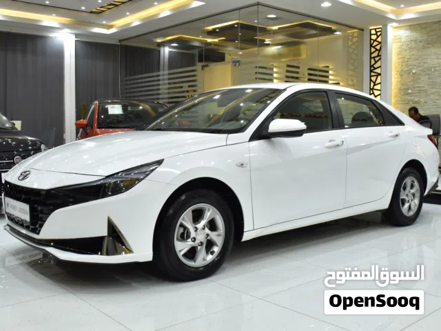 Hyundai Elantra ( 2022 Model ) in White Color GCC Specs