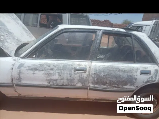 كرسيدا موديل 1989 اللون ابيض عايزة تهذيب و سمكرة و بهية