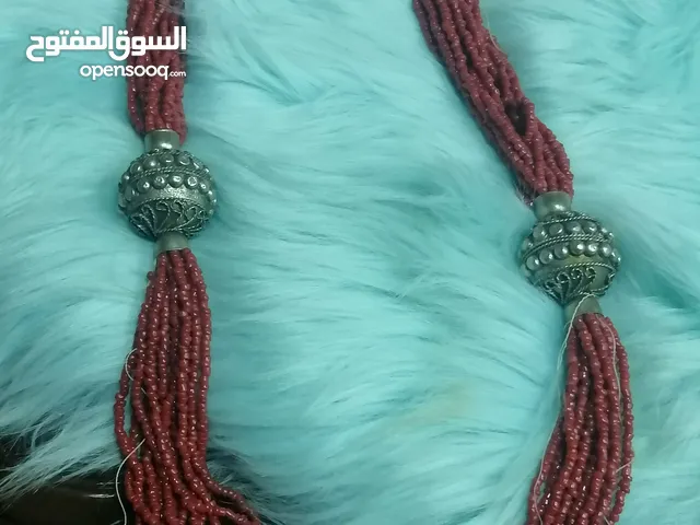 عقد مرجان تونسي فضه وحصان برونز