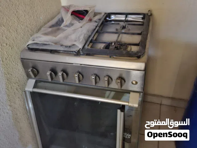 فرن غاز عدد روس 4 ماركه ايطاليه شغال بالكامل