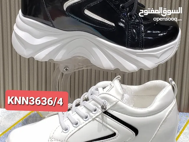 بواتي نسائي كعب مخفي