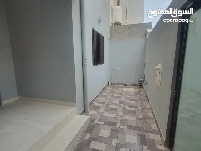 250 m2 4 Bedrooms Townhouse for Sale in Muharraq Galaly