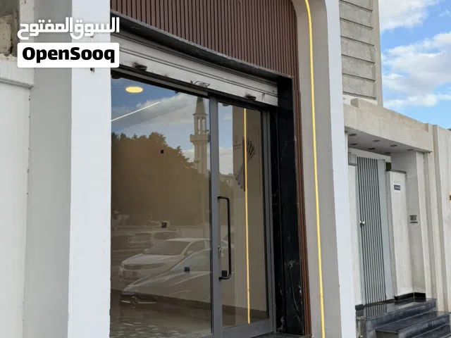محل تجاري موقعه رئيسي النوفليين
