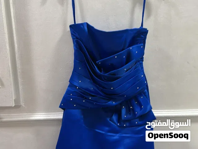 فستان مستعمل بحاله ممتازه ونظيف جدا