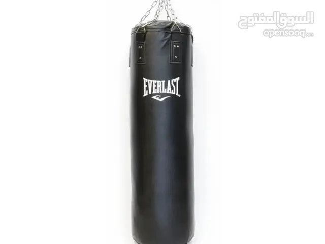 بوكس ملاكمه جديد من شركهEVERLAST و بيجي معاه هدايا و شنكل وهو مناسب لل اعمار 9,35 وقوي جدا السعر 35