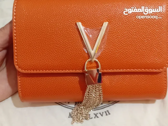 شنطة يد من فالنتينو أصلية- Valentino habd bag
