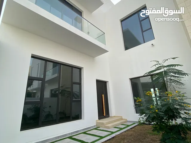 300 m2 4 Bedrooms Villa for Rent in Northern Governorate Hamala