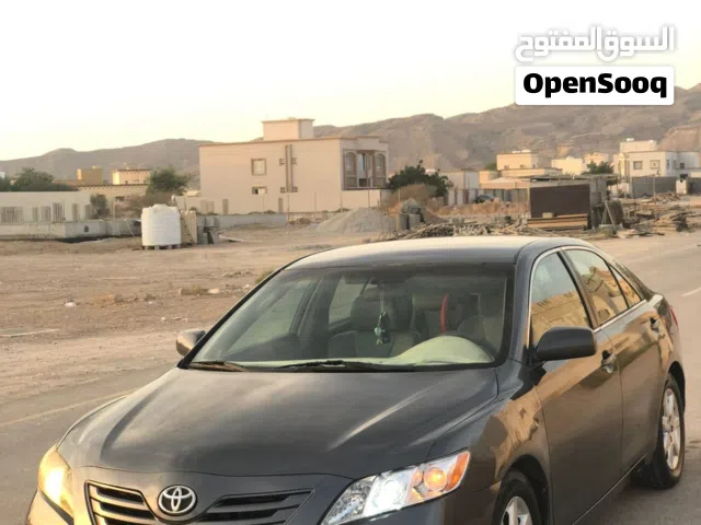 تويوتا كامري 2009 - رمادي، صالون / سيدان، أوتوماتيك، مرخصة، بحالة جيدة