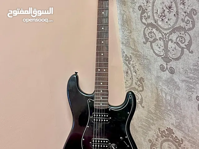 جيتار كهربائي شبه جديد بحالة جيدة جدا في مدينة العين