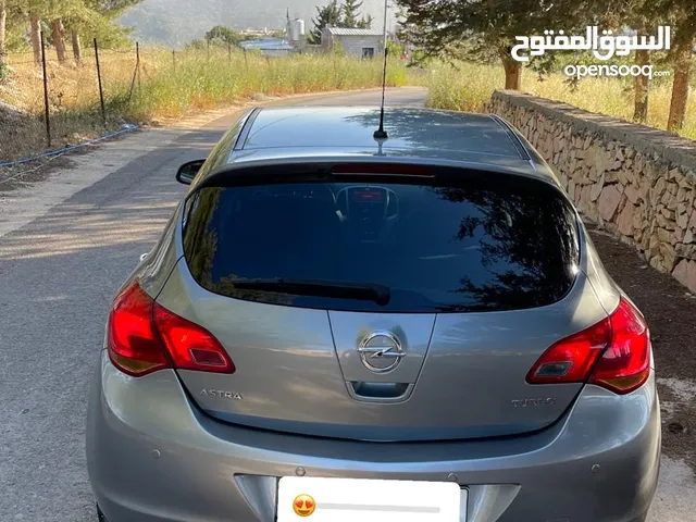 Used Opel Astra in Ramallah and Al-Bireh
