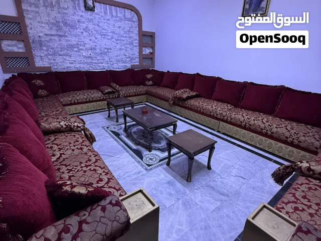 ديوان كويتي جديد + طبلات عدد 3 + برده بنفس اللون + تلبيسات للديوان