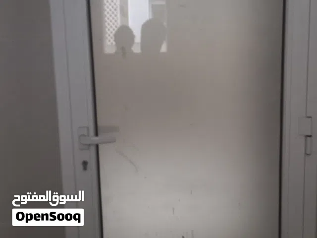 أبواب حمام وأبواب غرف ونوافذ ألمنيوم إقرأ وصف الإعلان للتفاصيل