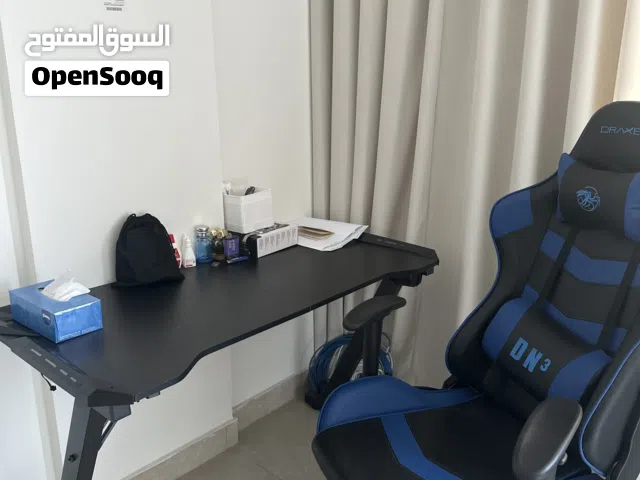 طاولة وكرسي العاب